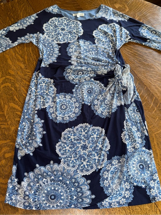 Robbie Bee Dresses & Skirts - Robbie Bee Light Blue and Navy Floral Accent Dress
